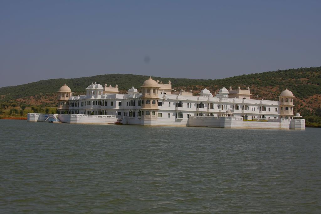 Juesta Lake Nahargarh Palace, Chittorgarh Pārsoli 외부 사진