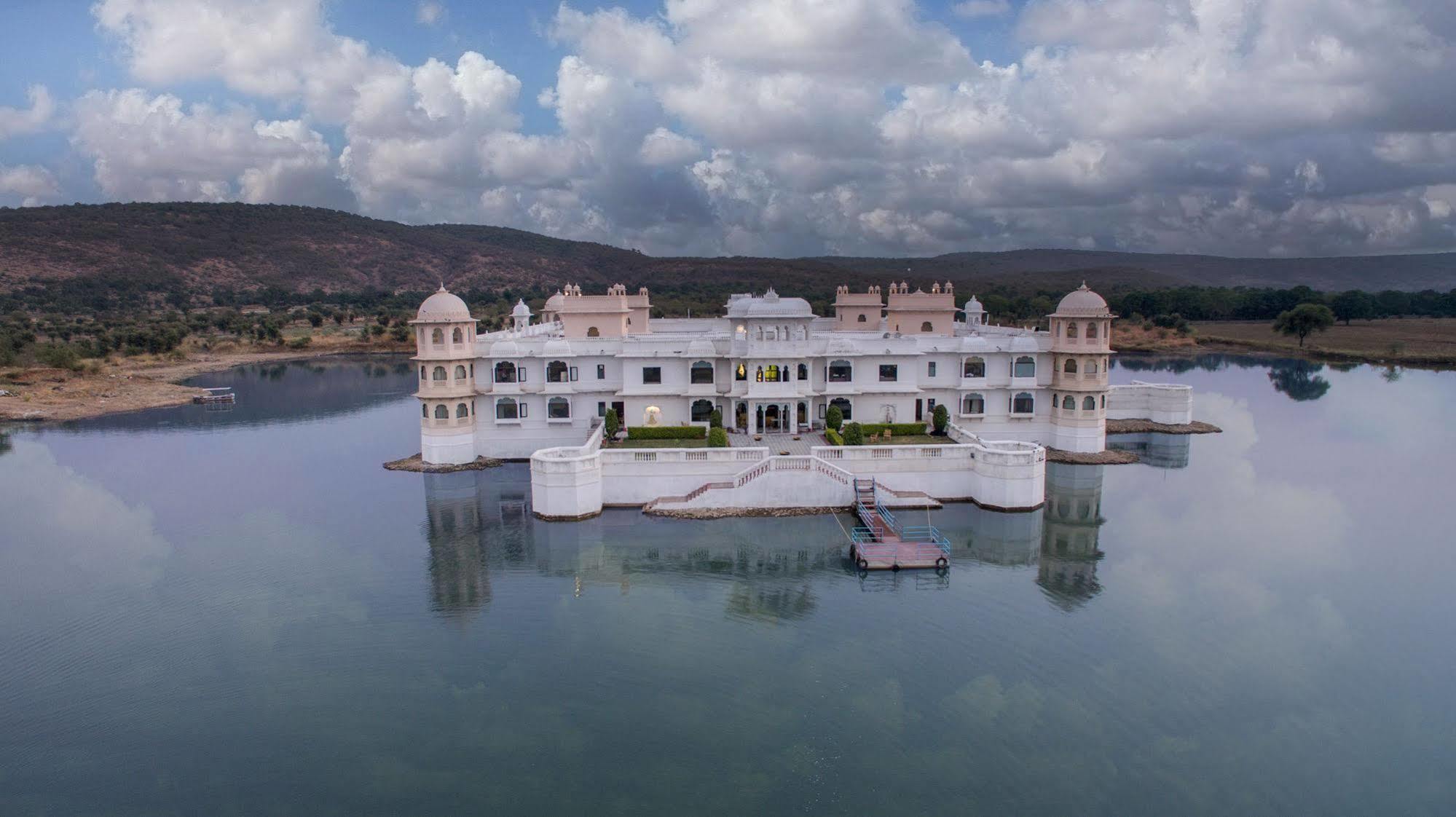 Juesta Lake Nahargarh Palace, Chittorgarh Pārsoli 외부 사진